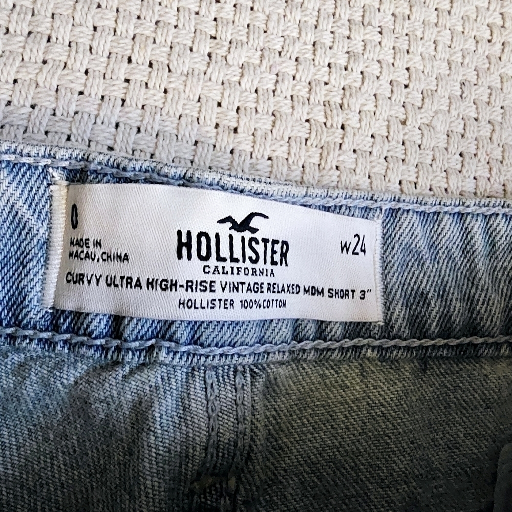 Hollister Ultra HR Light Wash Patched Curvy Vintage Relaxed Mom Shorts 0/24 - Picture 6 of 11